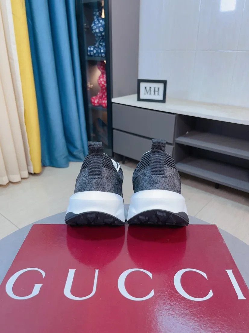 Men's shoes 💰440🌹🌹GUCCI [Gucci] New high-end brand of men's shoes, the latest fashionable casual men's shoes, trendy and versatile style, relaxed and sporty style, uppers imported from Italy, first-layer cowhide, genuine leather lining and ultra-fine workmanship. Original personalized fashionable rubber wear-resistant outsole, light and comfortable on the foot, size 38-44